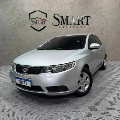 KIA CERATO 1.6 E.221 SEDAN 16V GASOLINA 4P MANUAL KIA CERATO 1.6 E.221 SEDAN 16V GASOLINA 4P MANUAL
